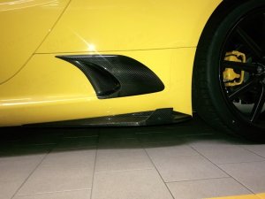 Alfa Romeo 4C Carbon Fiber Side Skirt Set - Shark Fin - w/ Alfa Romeo Logo